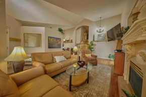 The Venetian Sleeps 8 Cozy Classic Taste of Italy